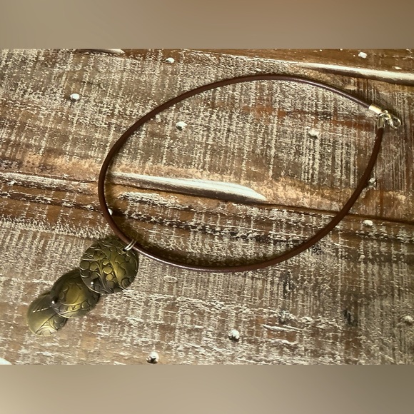 Repurposed Recycled Mixed Metal Vintage Embossed Brass and Leather Necklace. - Picture 3 of 4